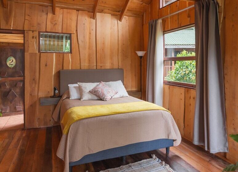 فندق Cedrela Ecolodge