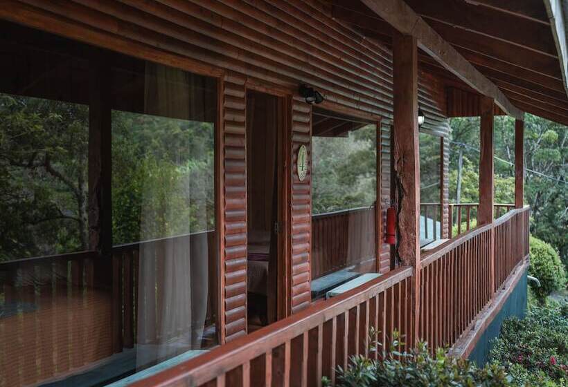 فندق Cedrela Ecolodge