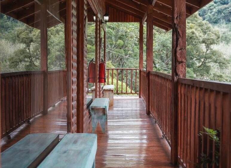 فندق Cedrela Ecolodge