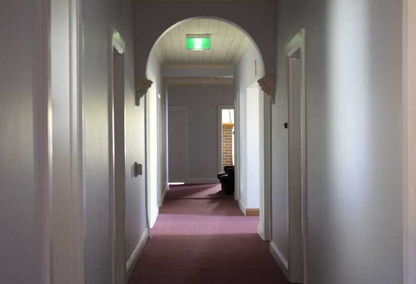 Courthouse Hotel Boorowa