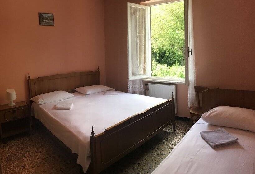 בית מלון כפרי Delfino