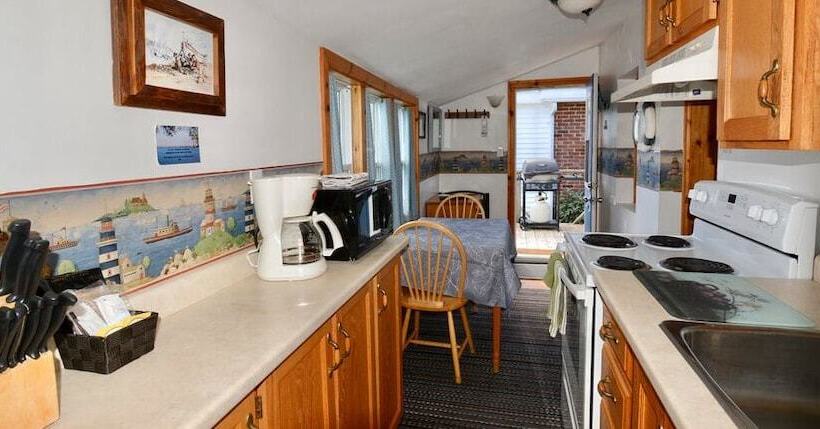 فندق Dewar's Inn On The River