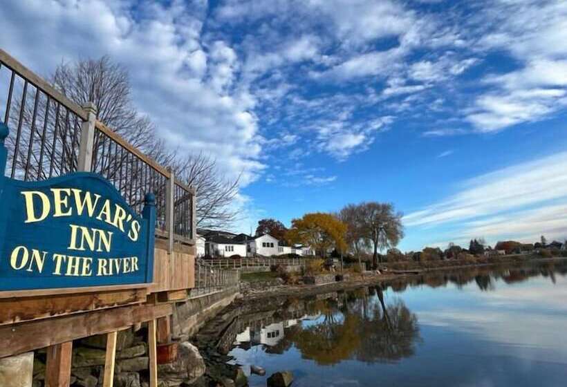 فندق Dewar's Inn On The River
