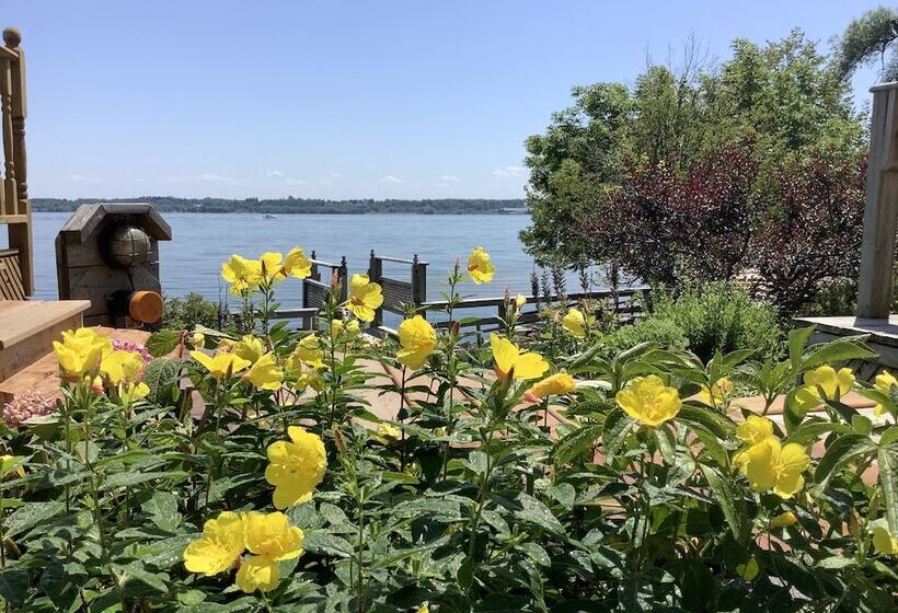 فندق Dewar's Inn On The River