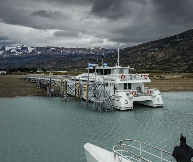 ホテル Estancia Cristina