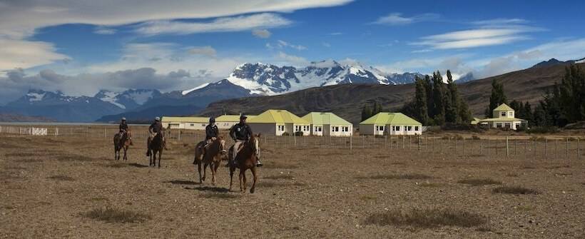 ホテル Estancia Cristina