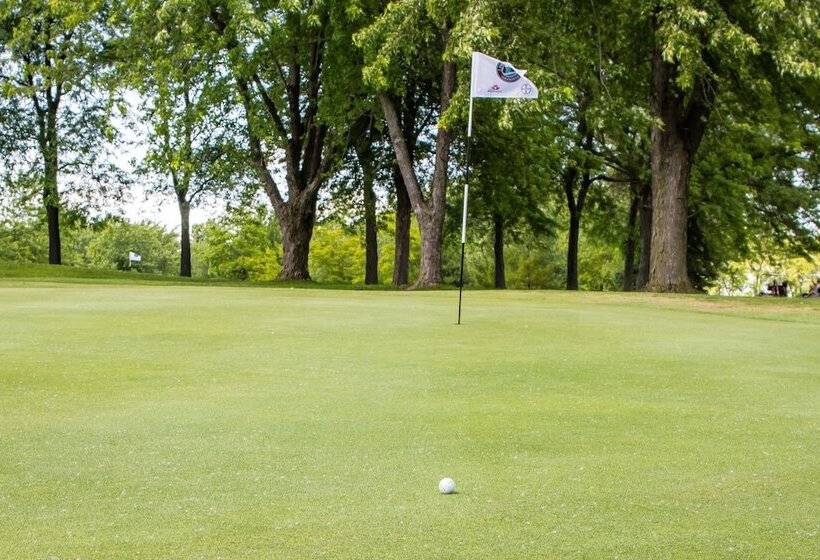 فندق Forest Golf Club And Inn