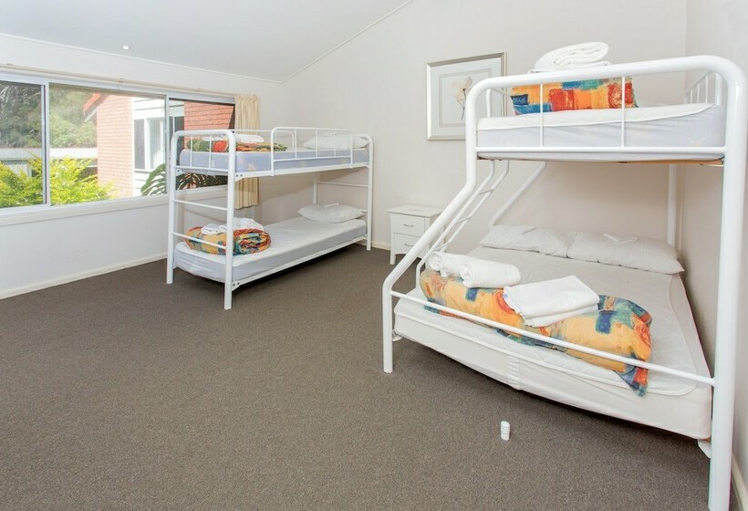 בית מלון כפרי Tasman Holiday Parks   Kioloa Beach