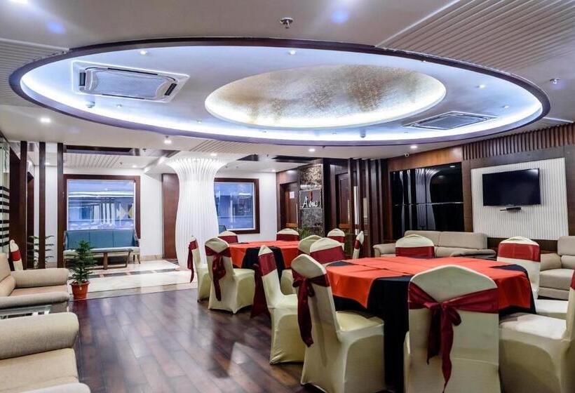 فندق Konark Grand