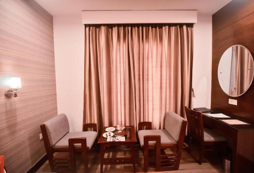 فندق Konark Grand