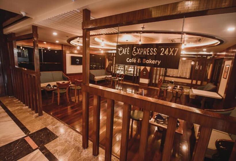 فندق Konark Grand