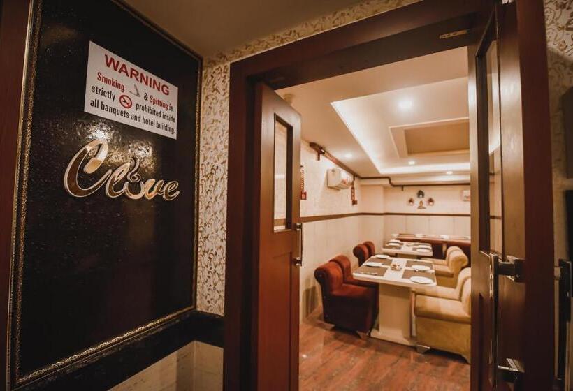 فندق Konark Grand