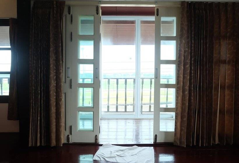 ホテル Laong Pilom Boutique Guesthouse