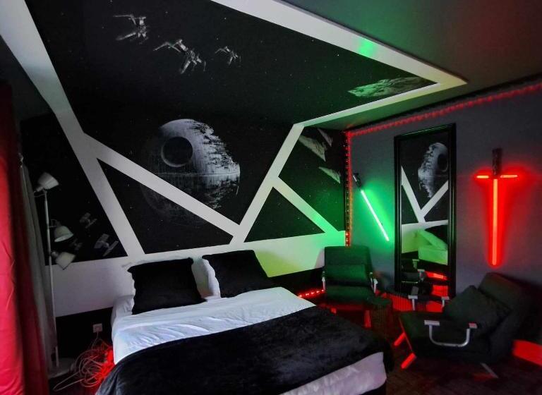 Отель Les Deux Porches