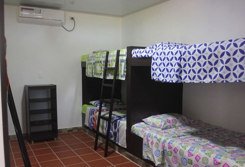 Отель Marineros Club Nautico