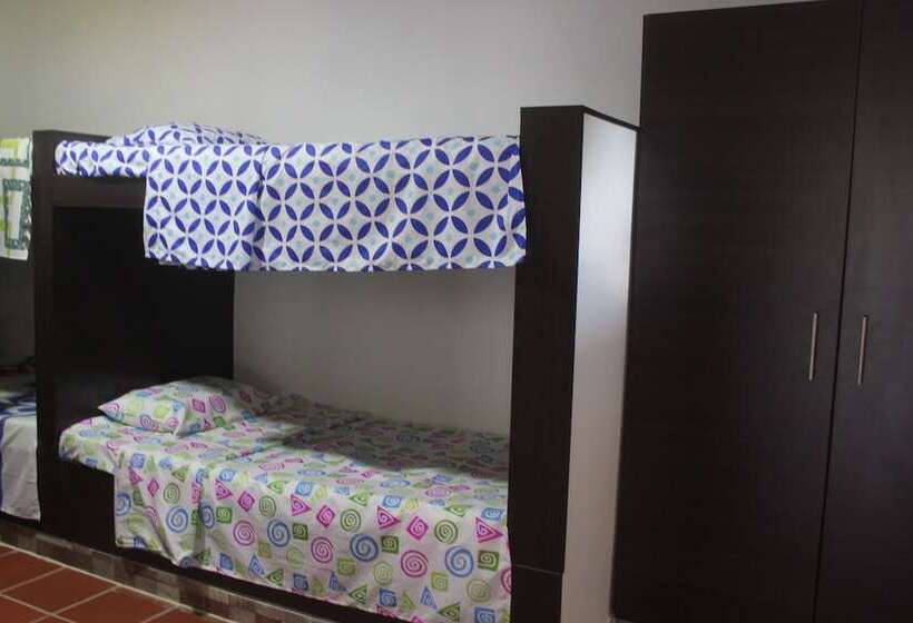 Отель Marineros Club Nautico