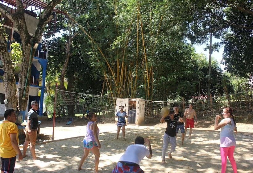 Отель Marineros Club Nautico