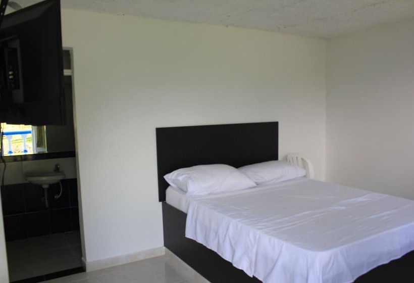 Отель Marineros Club Nautico