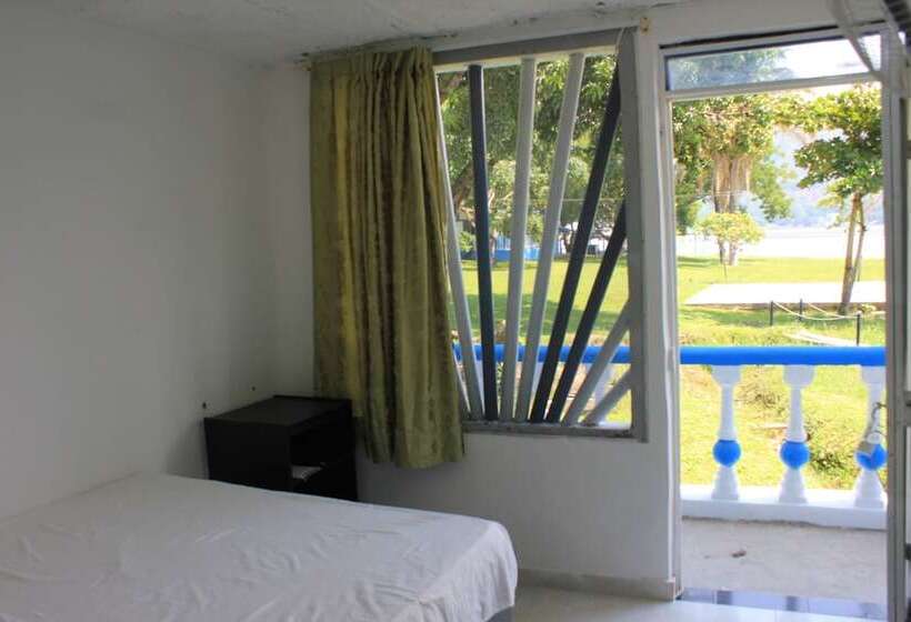 Отель Marineros Club Nautico