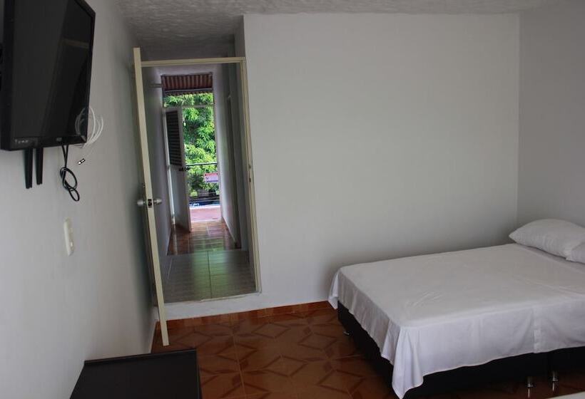 Отель Marineros Club Nautico