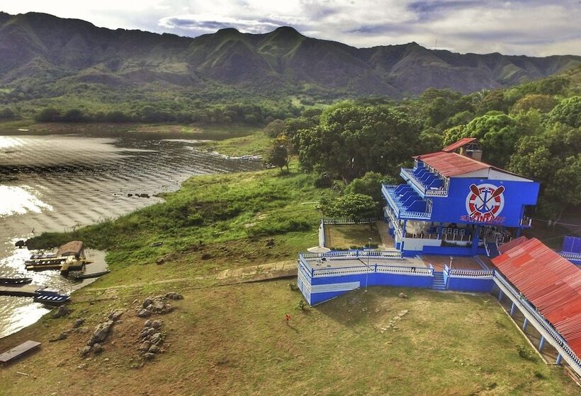 Отель Marineros Club Nautico