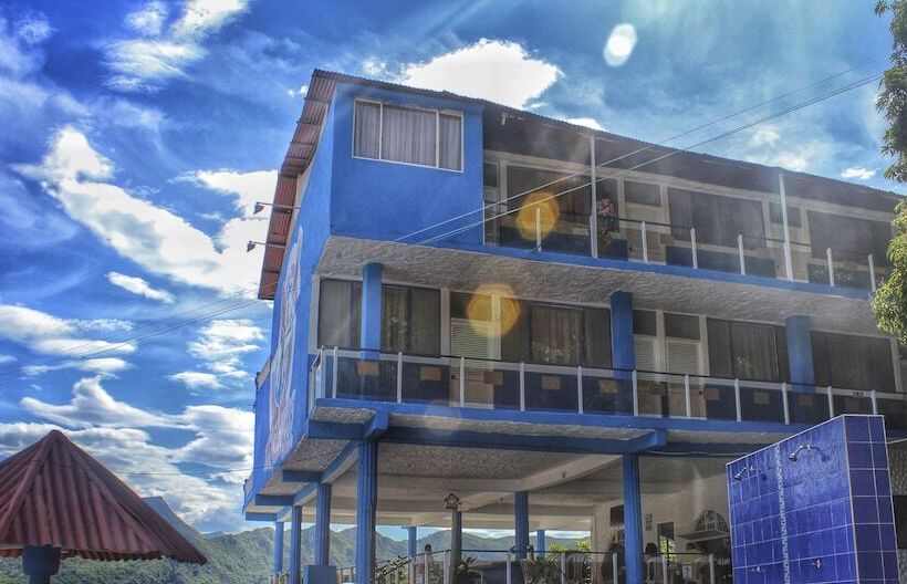 Отель Marineros Club Nautico