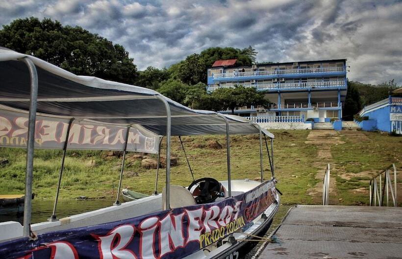 Отель Marineros Club Nautico