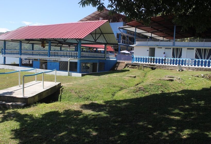 Отель Marineros Club Nautico