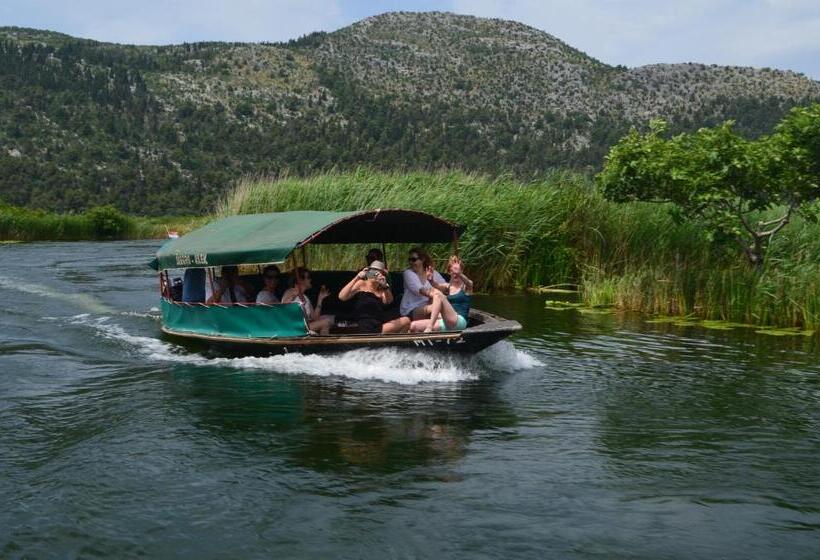בית מלון כפרי Merlot