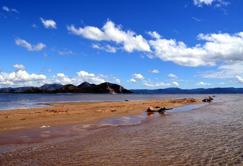 בית מלון כפרי Merlot