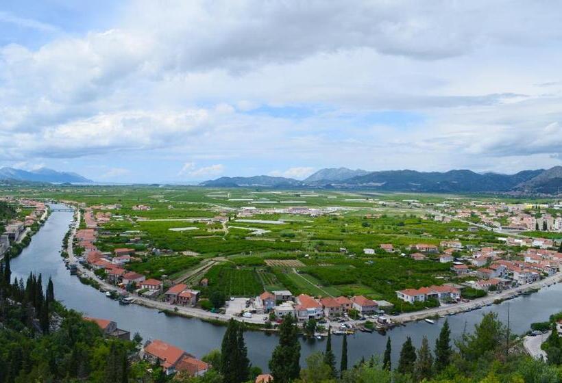 בית מלון כפרי Merlot