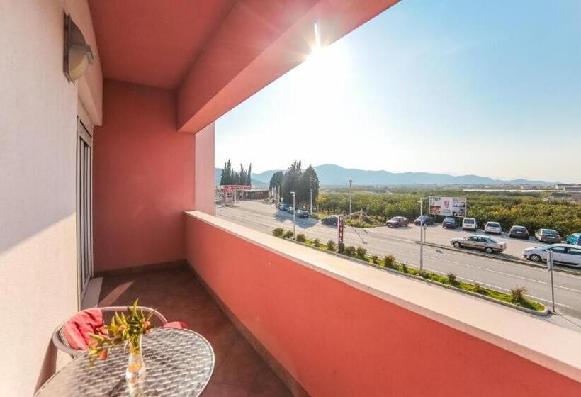 בית מלון כפרי Merlot