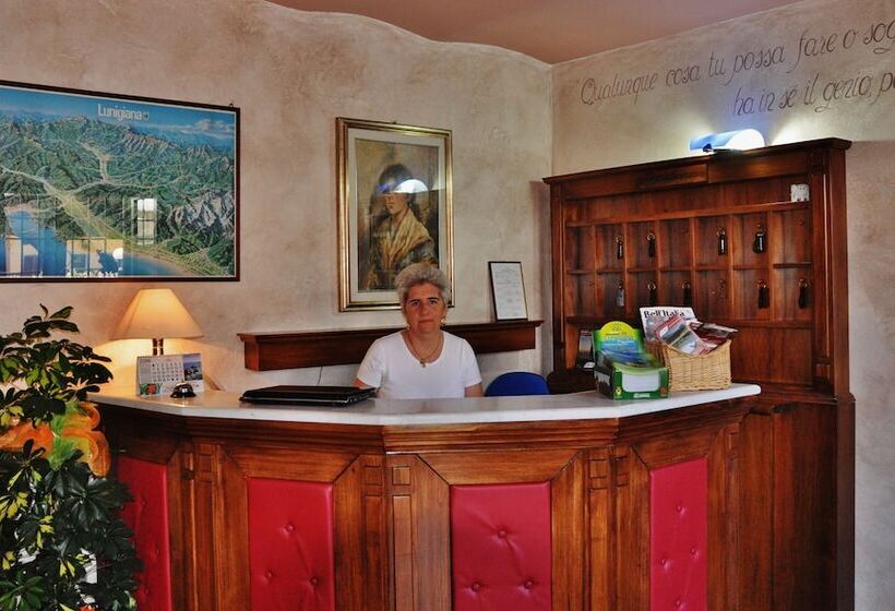 Отель Miramonti