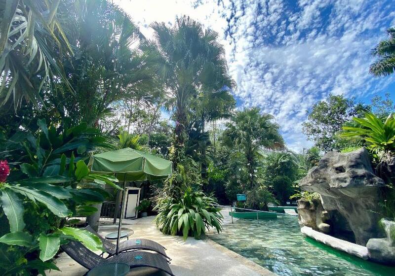 فندق Paradise Hot Springs Thermal Resort