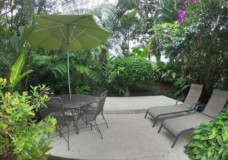 فندق Paradise Hot Springs Thermal Resort