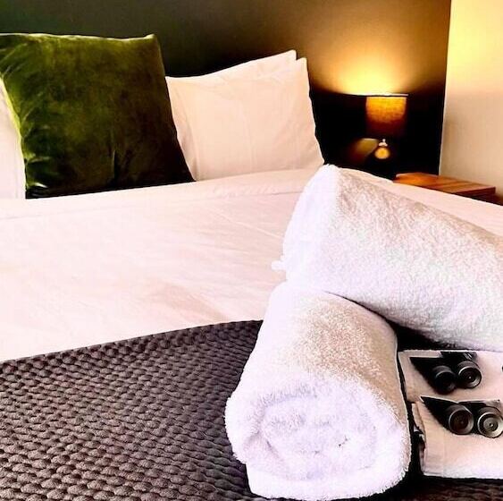 فندق Pedder Wilderness Lodge