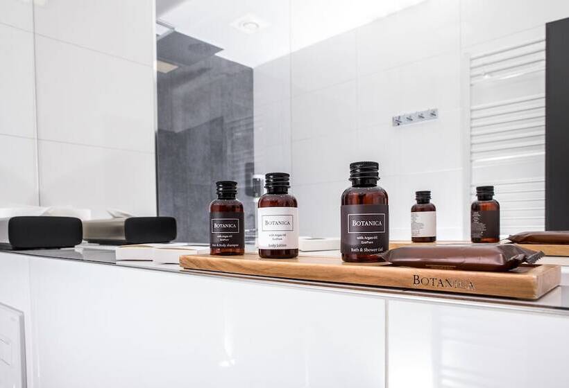 هتل Restart Superior