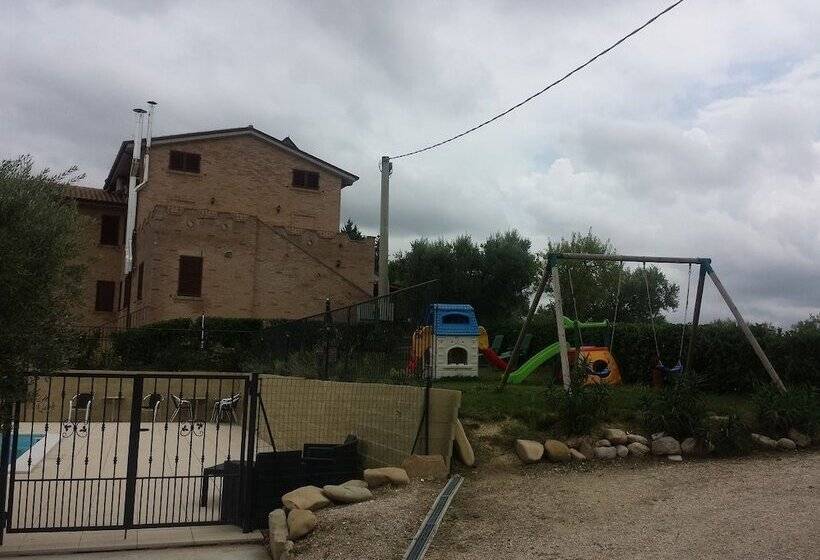 فندق ريفى Agriturismo Il Colle Dei Ceci