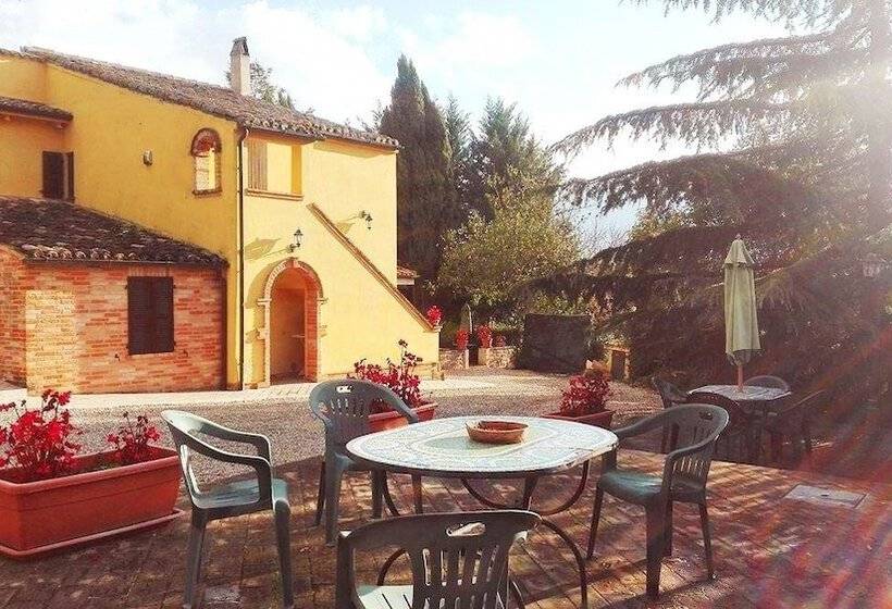 乡村酒店  Colle Indaco Country House & Wellness