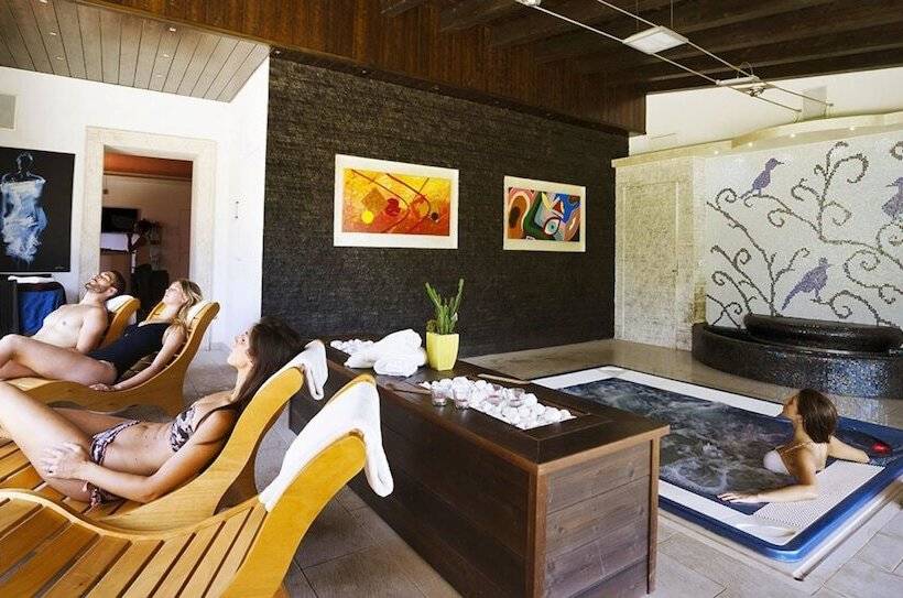 乡村酒店  Colle Indaco Country House & Wellness