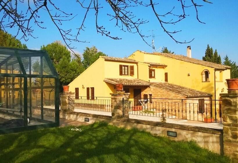 乡村酒店  Colle Indaco Country House & Wellness