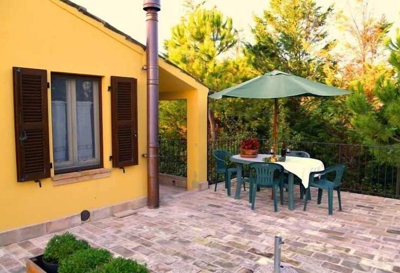 乡村酒店  Colle Indaco Country House & Wellness