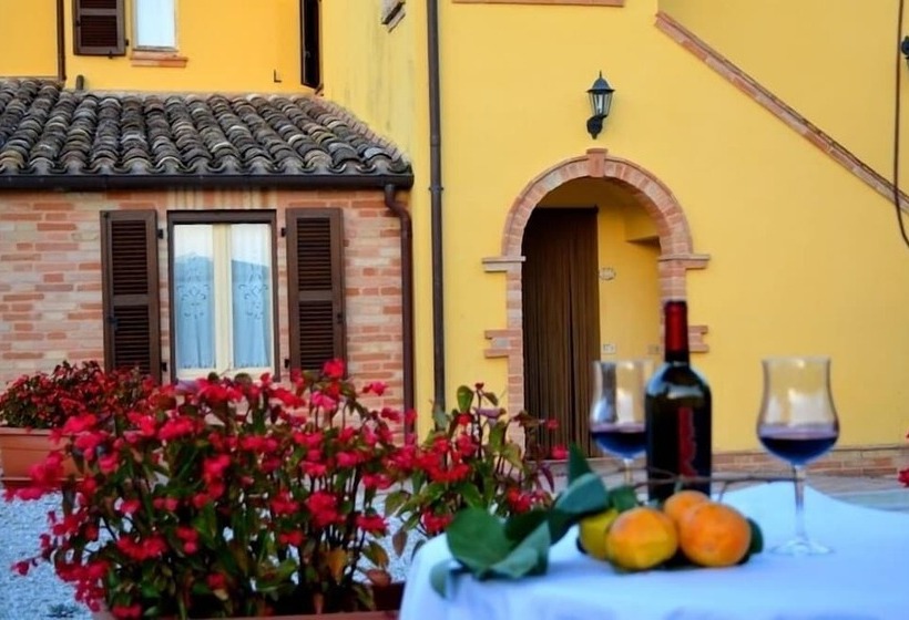 乡村酒店  Colle Indaco Country House & Wellness