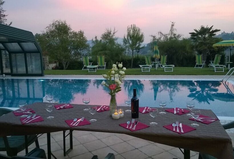 乡村酒店  Colle Indaco Country House & Wellness