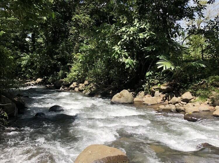 בית מלון כפרי Santa Maria Volcano Lodge