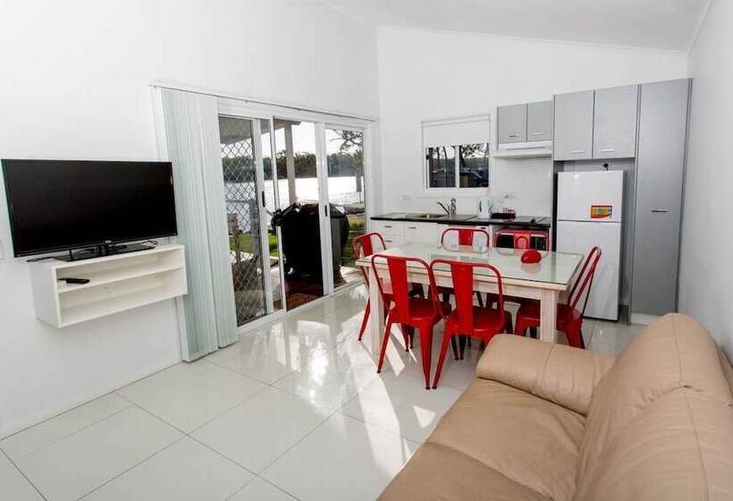 בית מלון כפרי Solitary Islands Resort