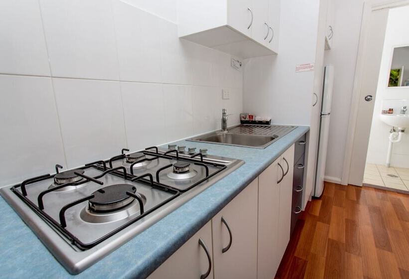 בית מלון כפרי Solitary Islands Resort