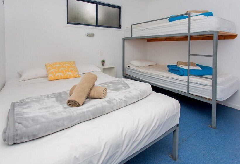 בית מלון כפרי Solitary Islands Resort