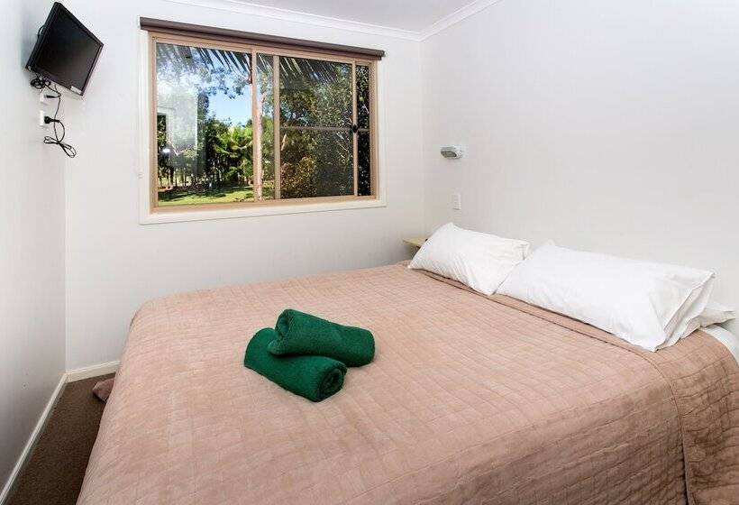 בית מלון כפרי Solitary Islands Resort