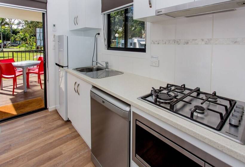 בית מלון כפרי Solitary Islands Resort